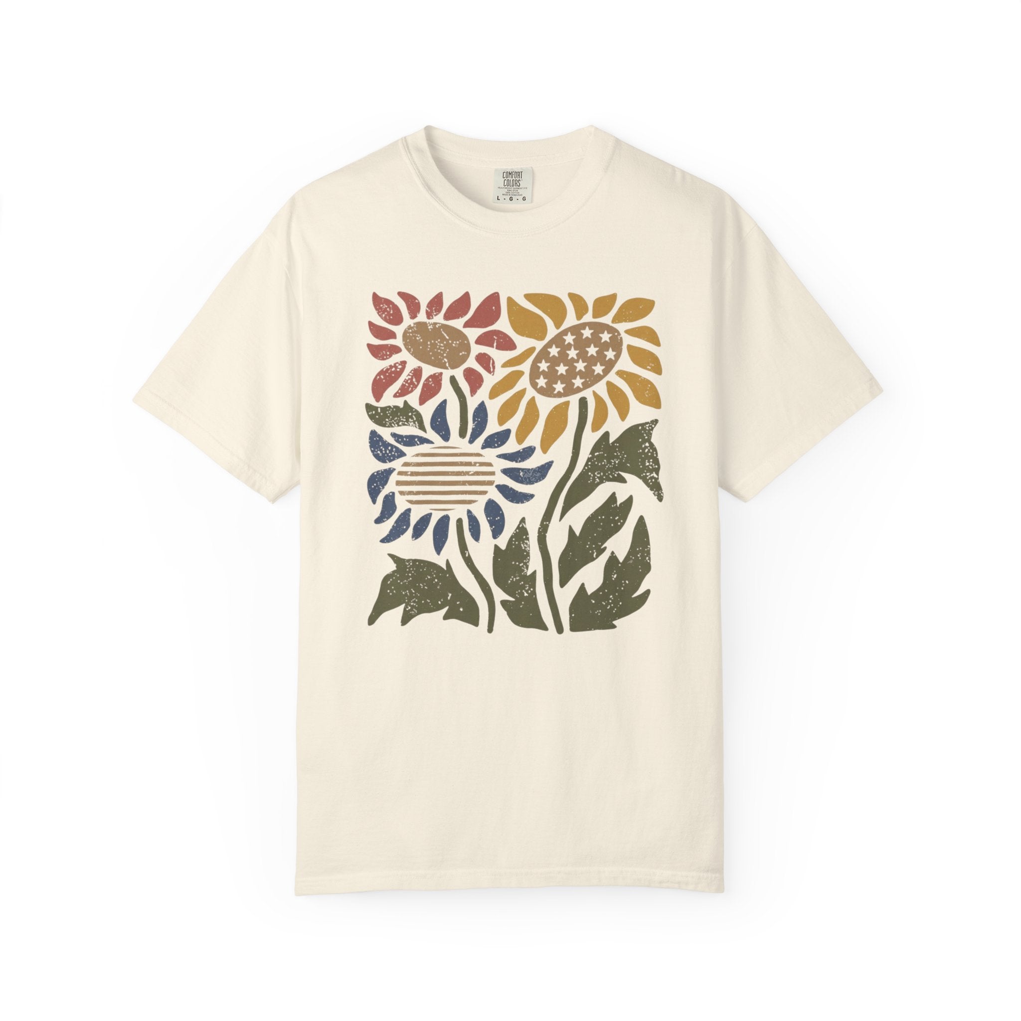 Retro Block-Print Patriotic Sunflowers t-shirt in Ivory